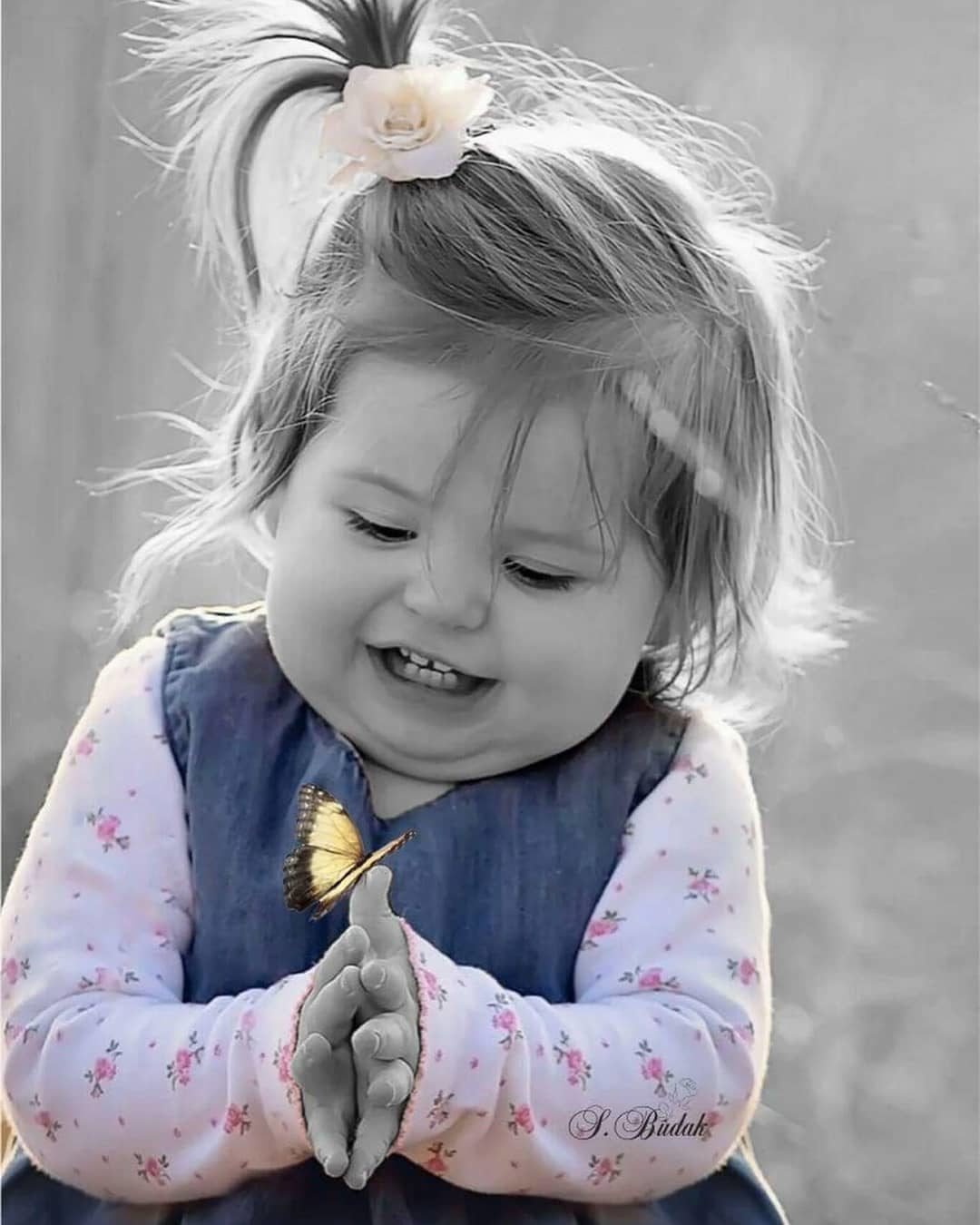 Смешная девочка