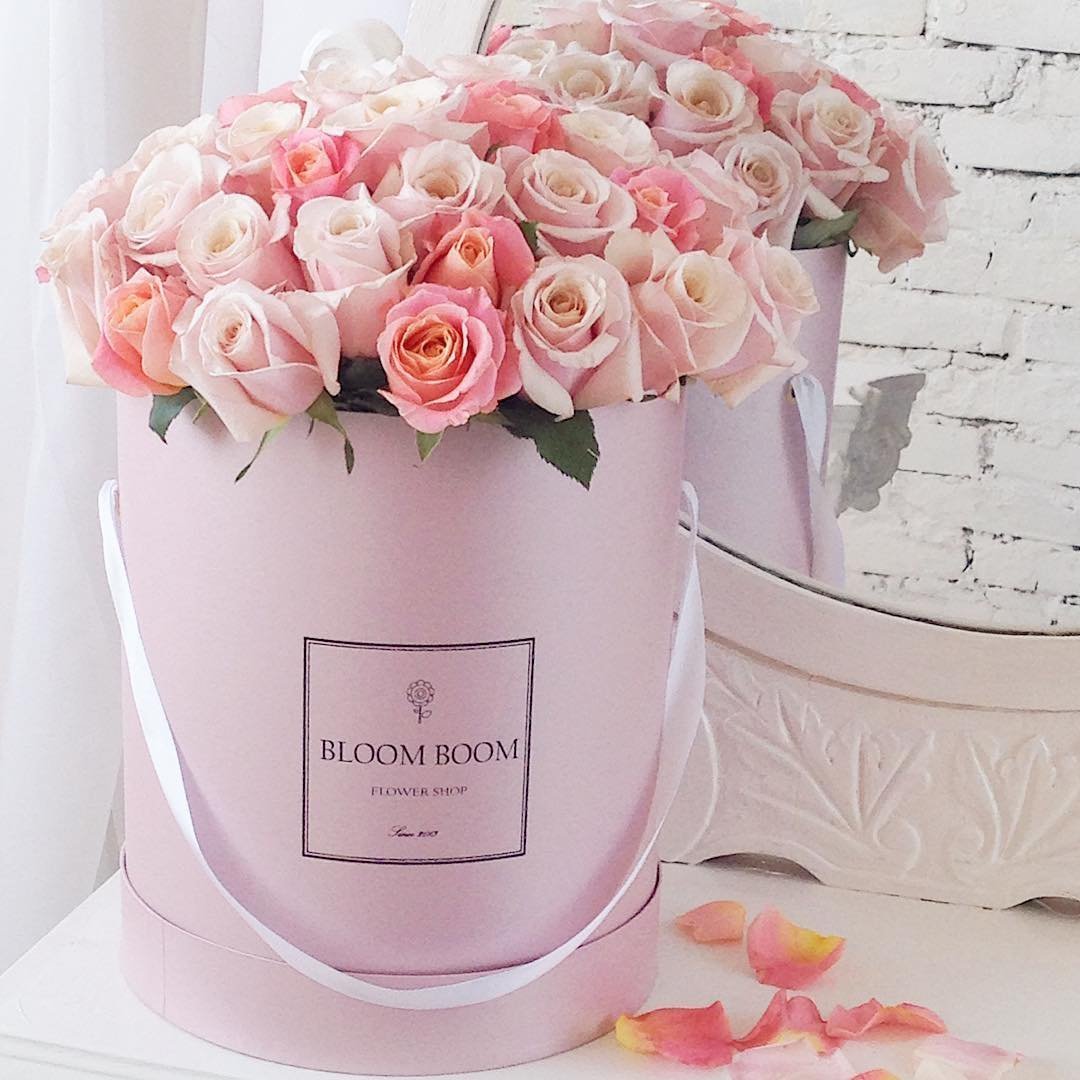 Стильные розовые цветы