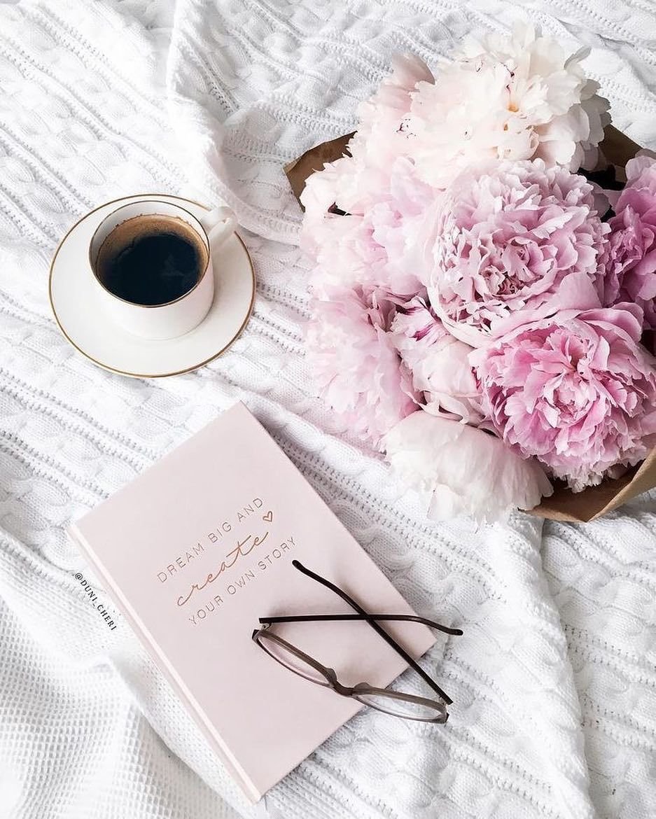 Обложка в пастельных тонах