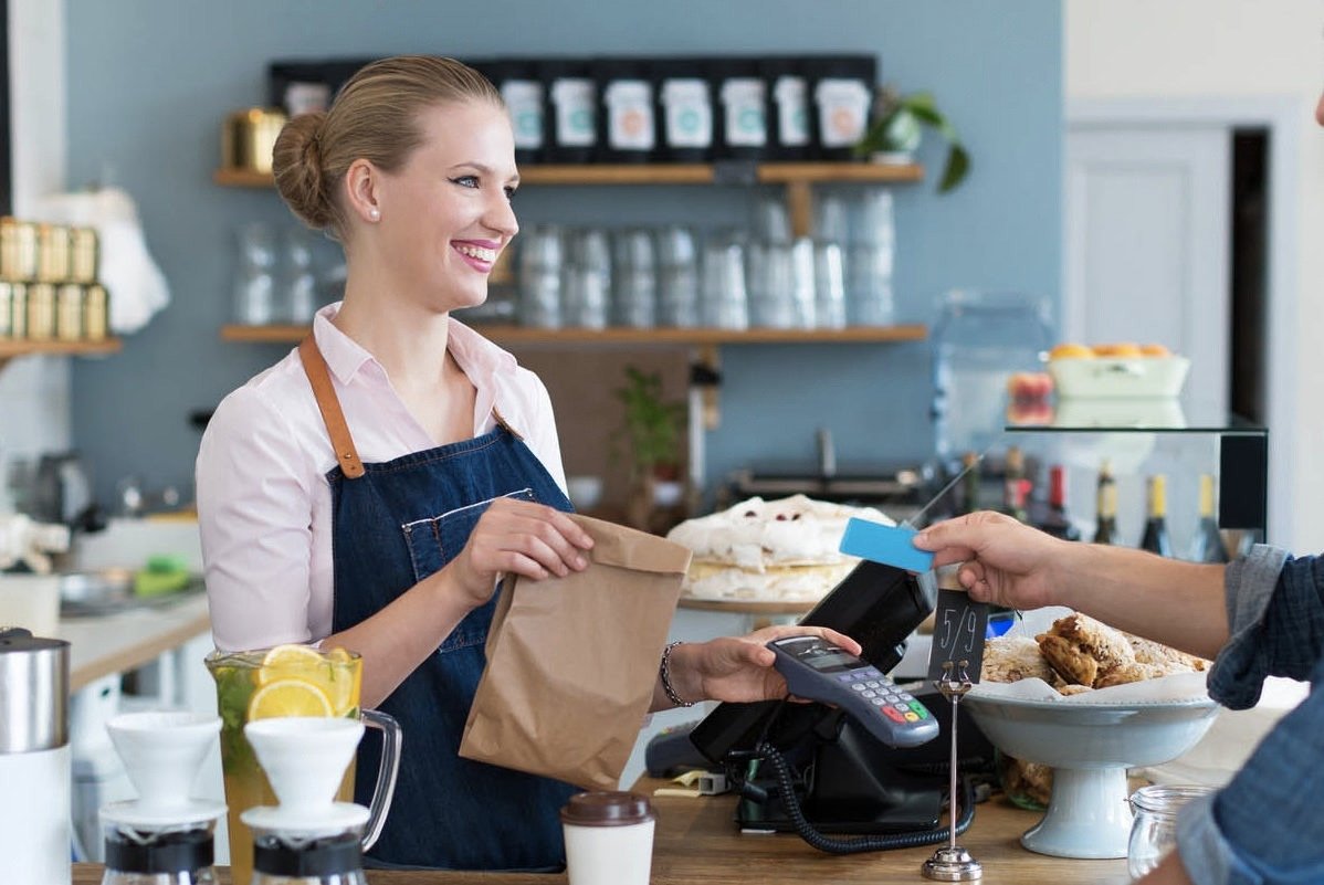 Продавец в кондитерской