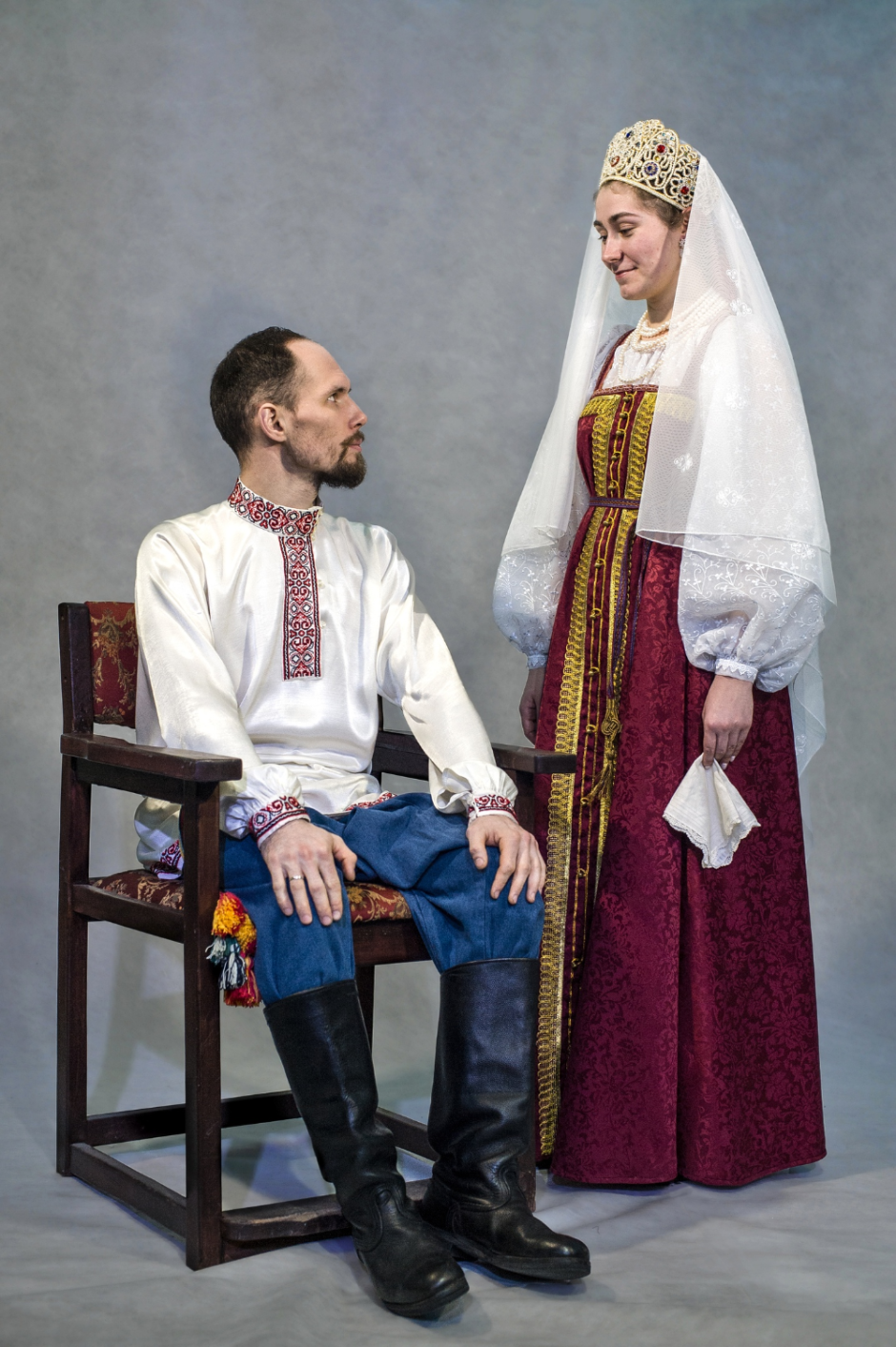 Платье 19 века бальное пышное кринолин