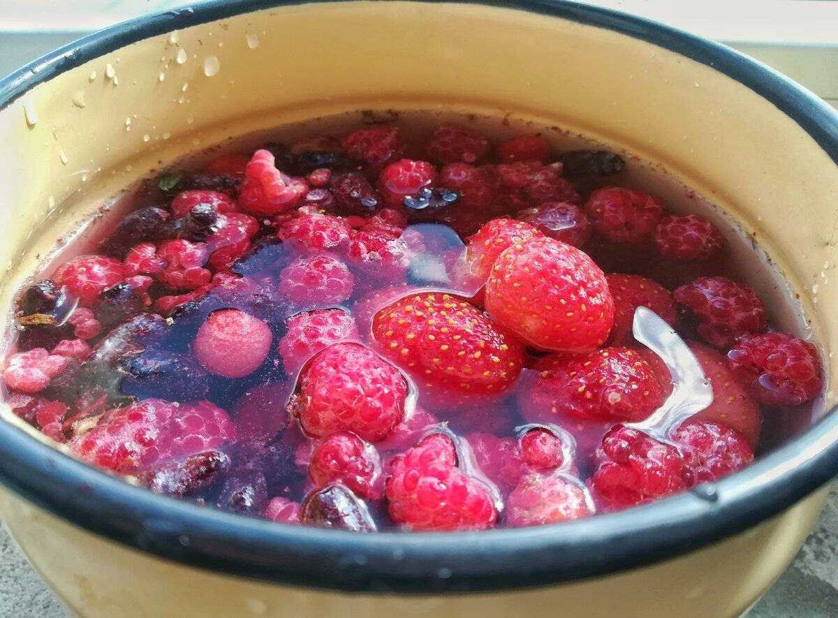 Компот из ягод