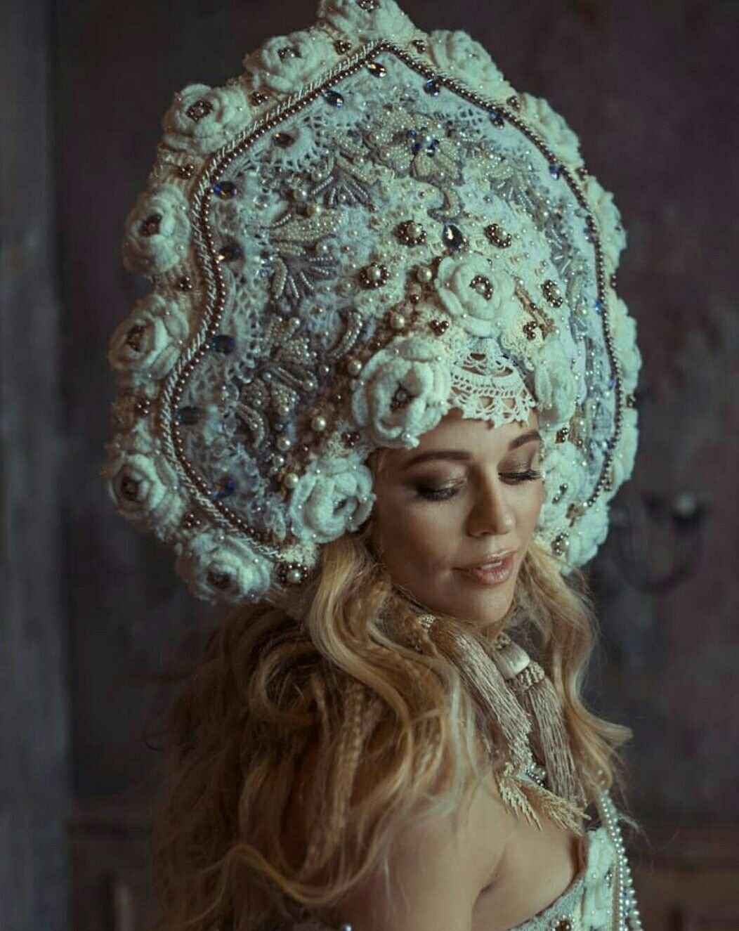 Ольга Полякова в кокошнике