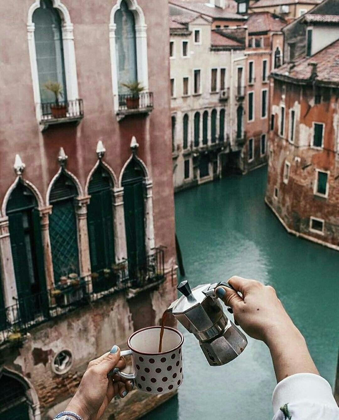 Доброе утро на фоне Питера