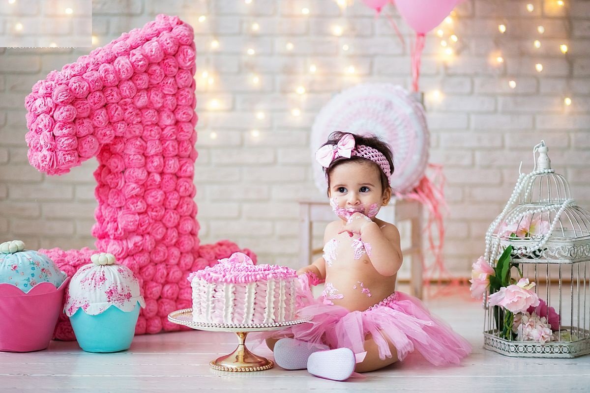 С первым днем рождения девочки