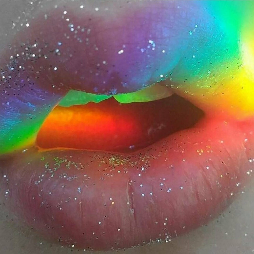 Маленькие цветные сердечки