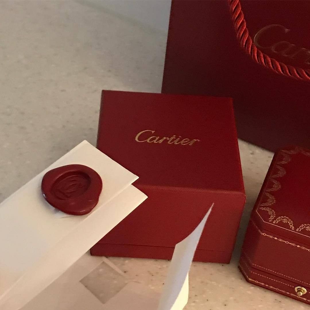 Эстетика красного и коричневого