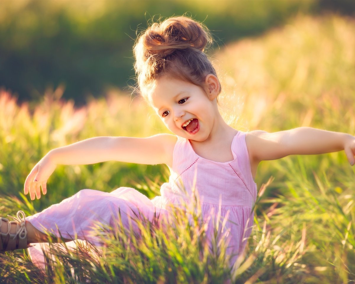 Радостные лица детей