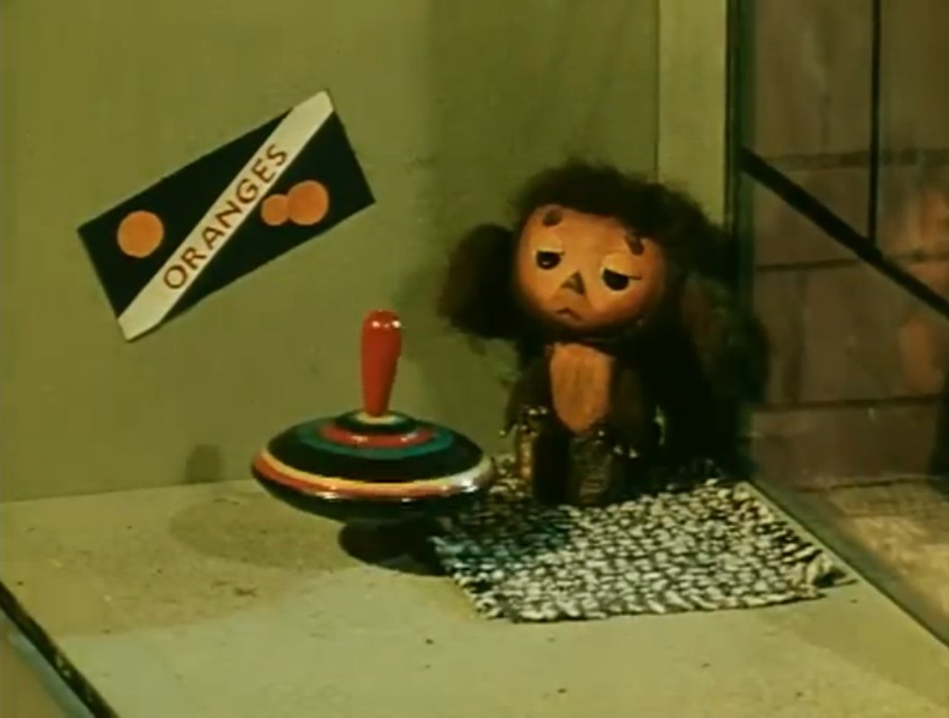 Чебурашка в коробке с апельсинами картинка