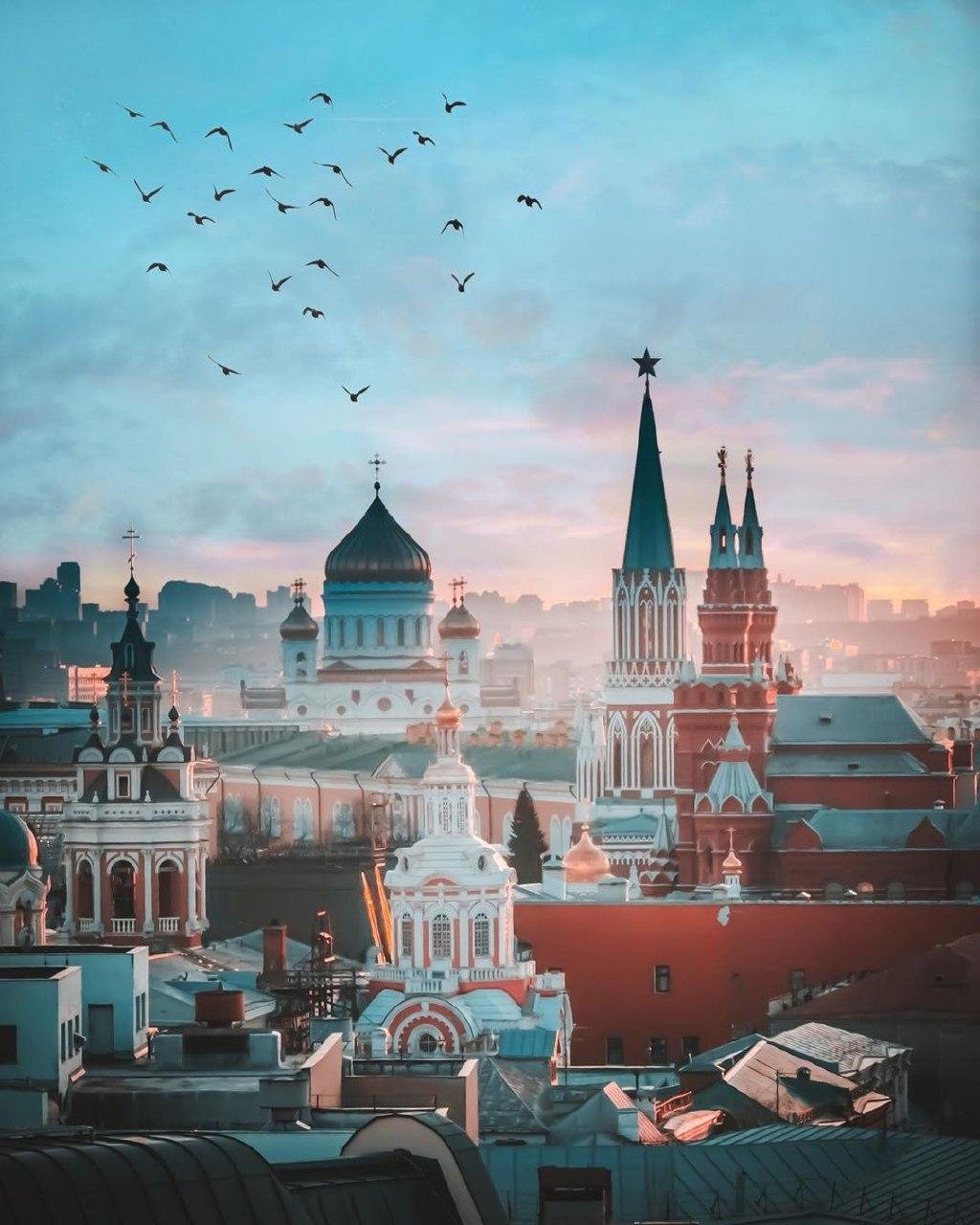 Утренняя Москва летом