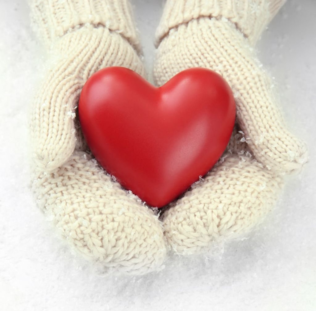 Сердце из рук фото