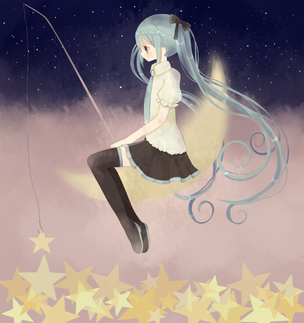 Фея сидит на Луне