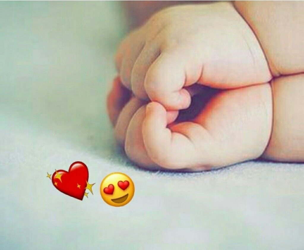 Маленькие детские ручки