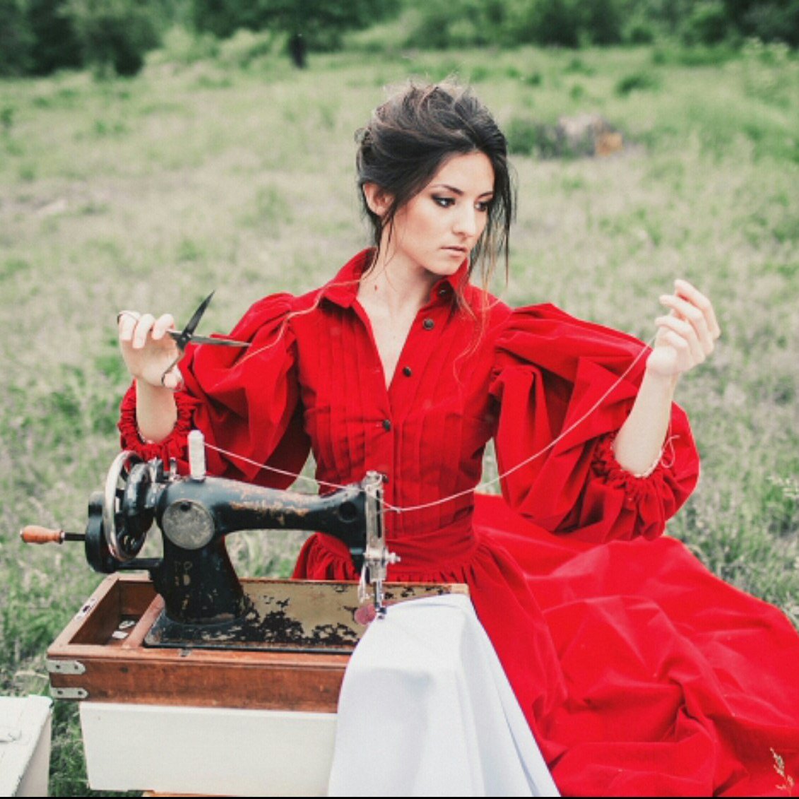 Фотосессия со швейной машинкой