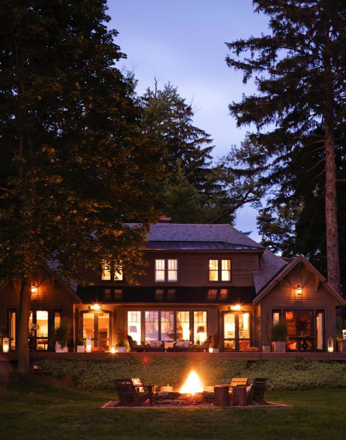 Дом Гилбертов у озера