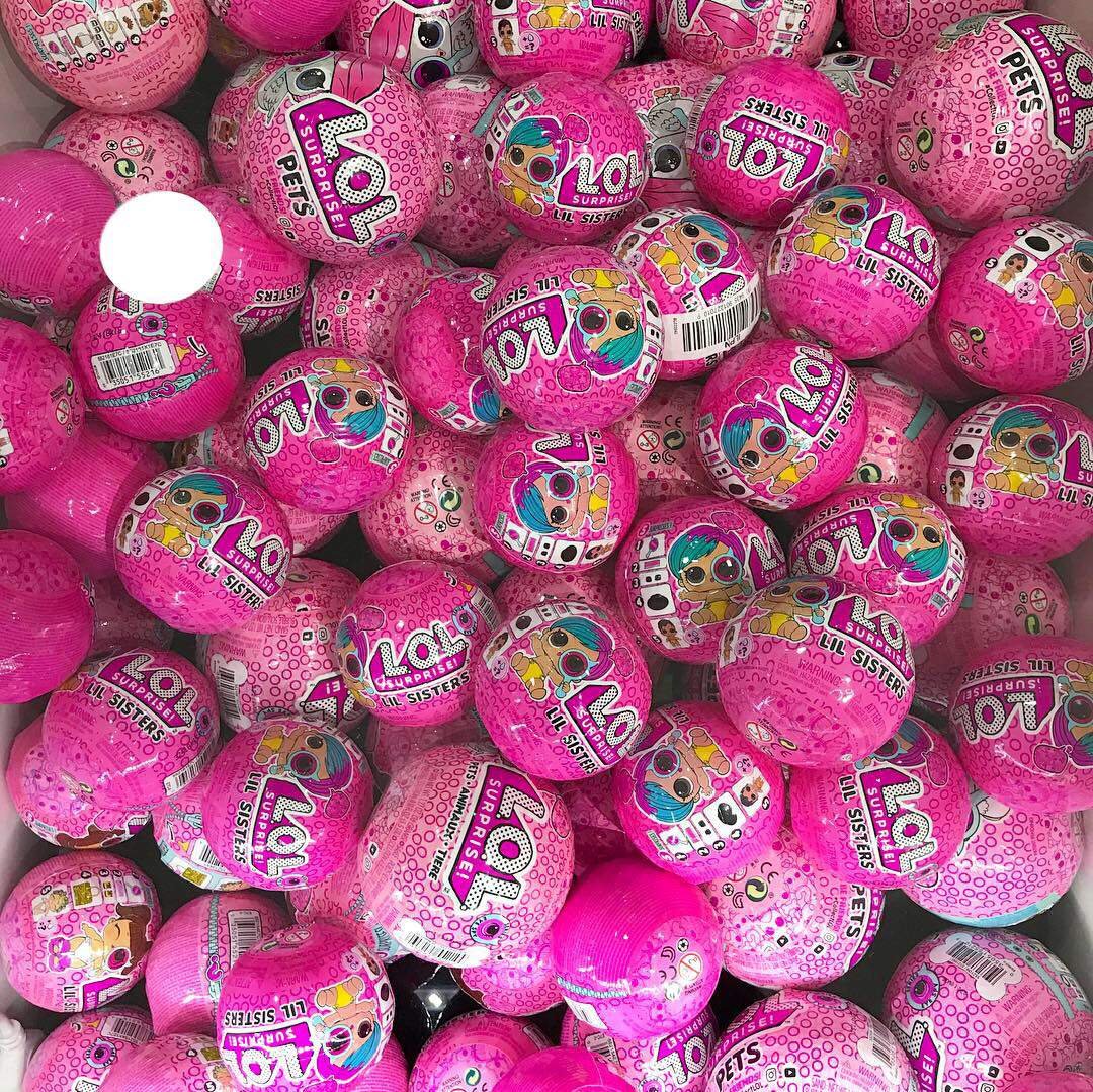 Очень много кукол ЛОЛ