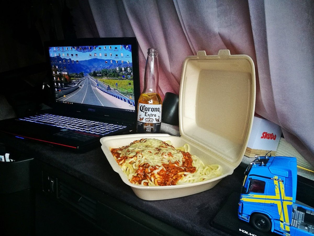 Столик для дальнобойщиков