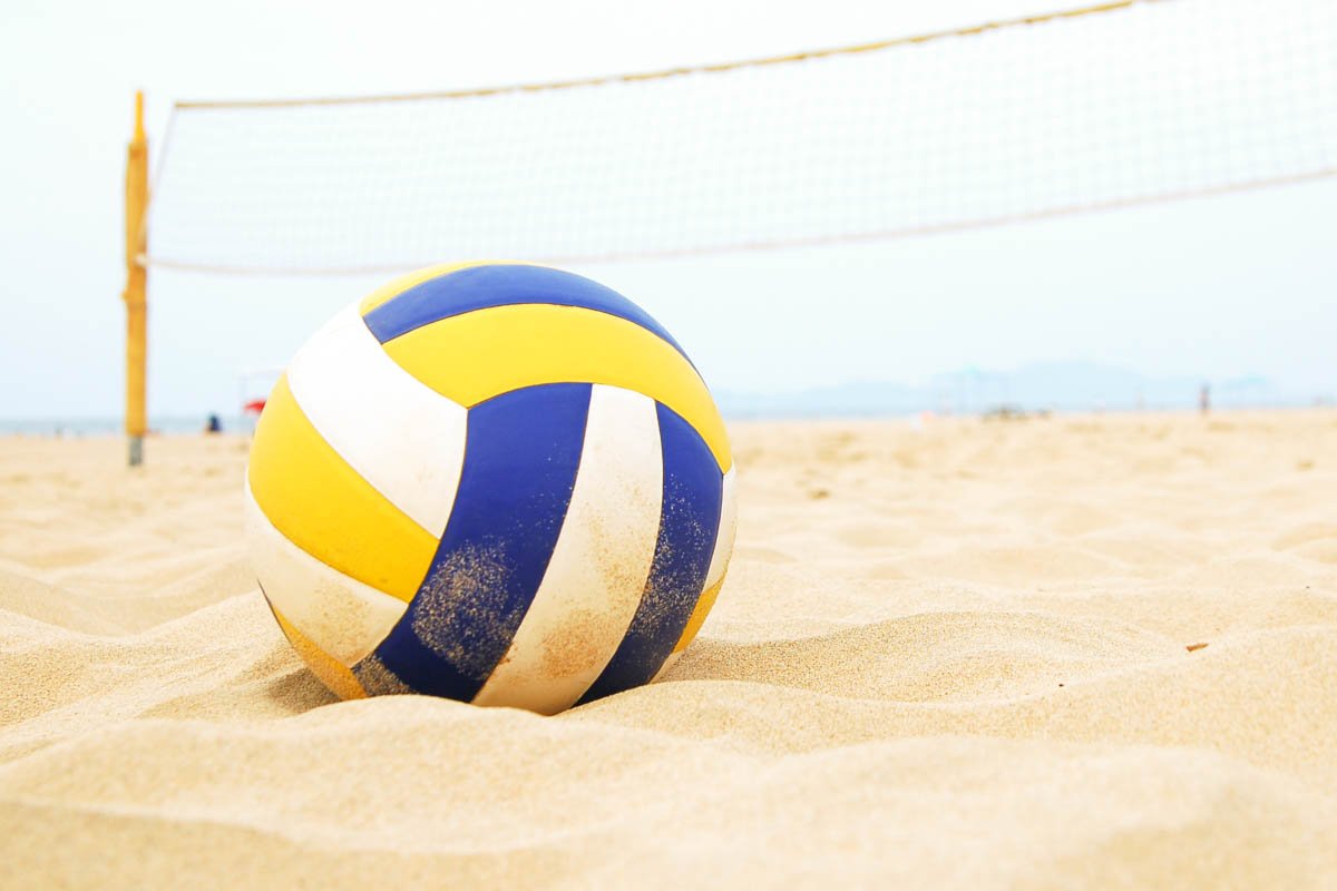 Волейбольный мяч в полете