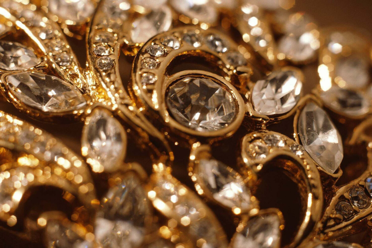 Драгоценности и предметы роскоши