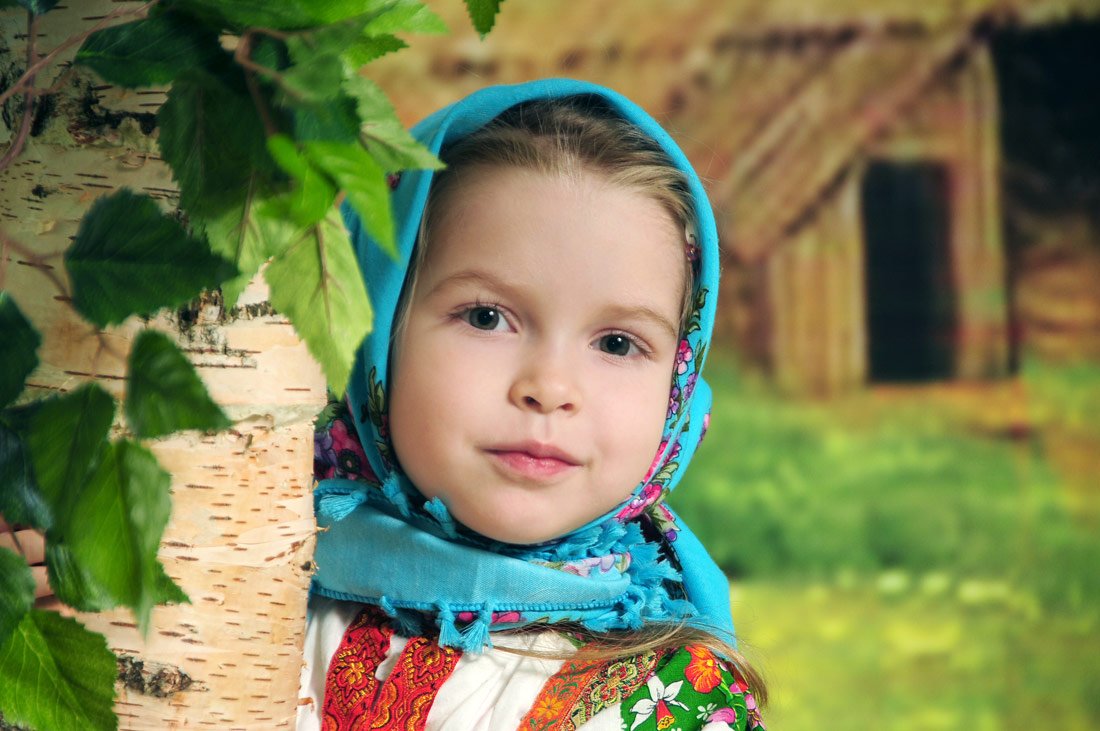 Девочка в платке