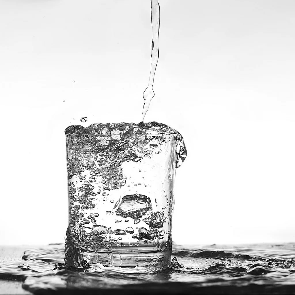 Вода через край