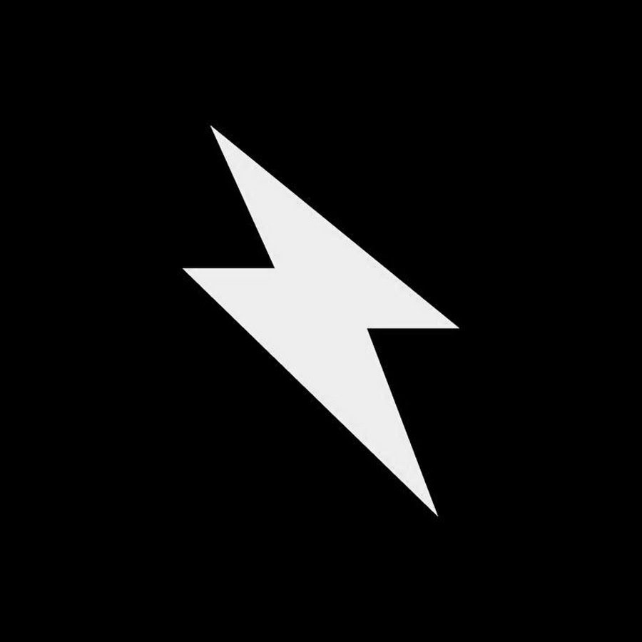 Белая молния на черном фоне