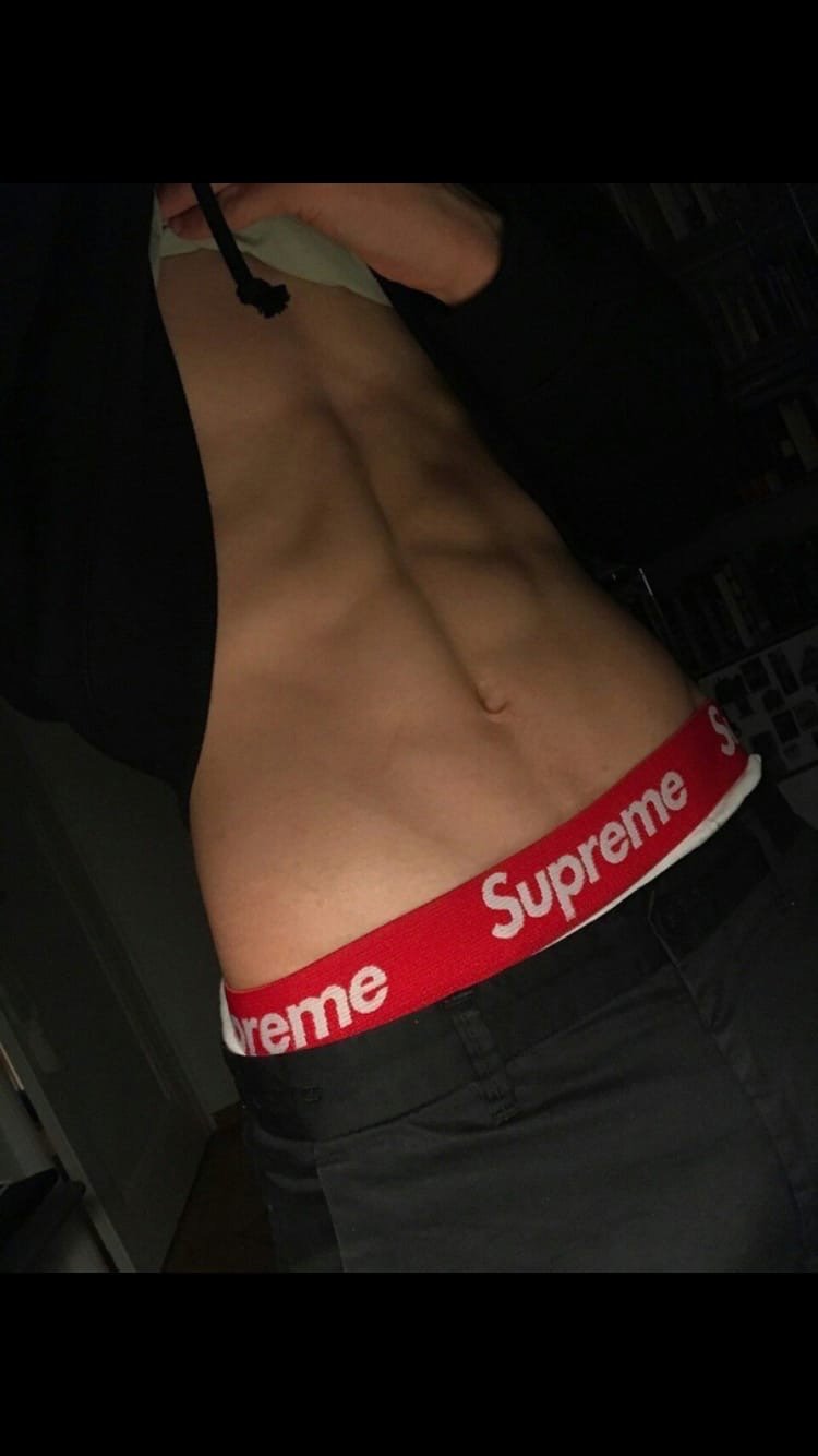 Показалось девушка