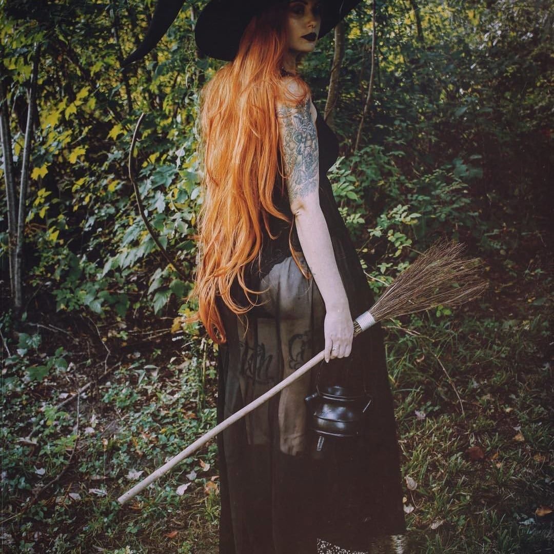 Эстетика рыжая ведьма
