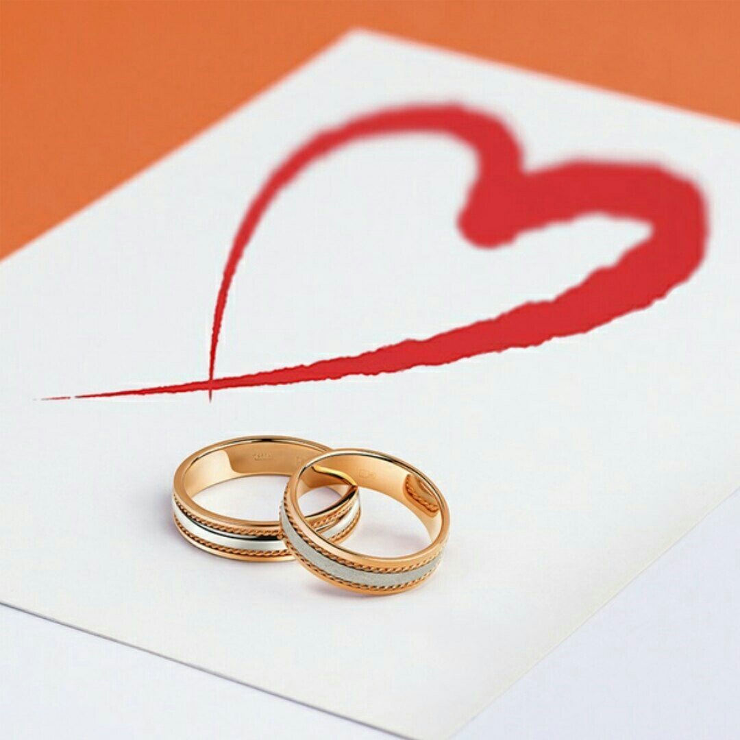 Обручальное кольцо с сердцем