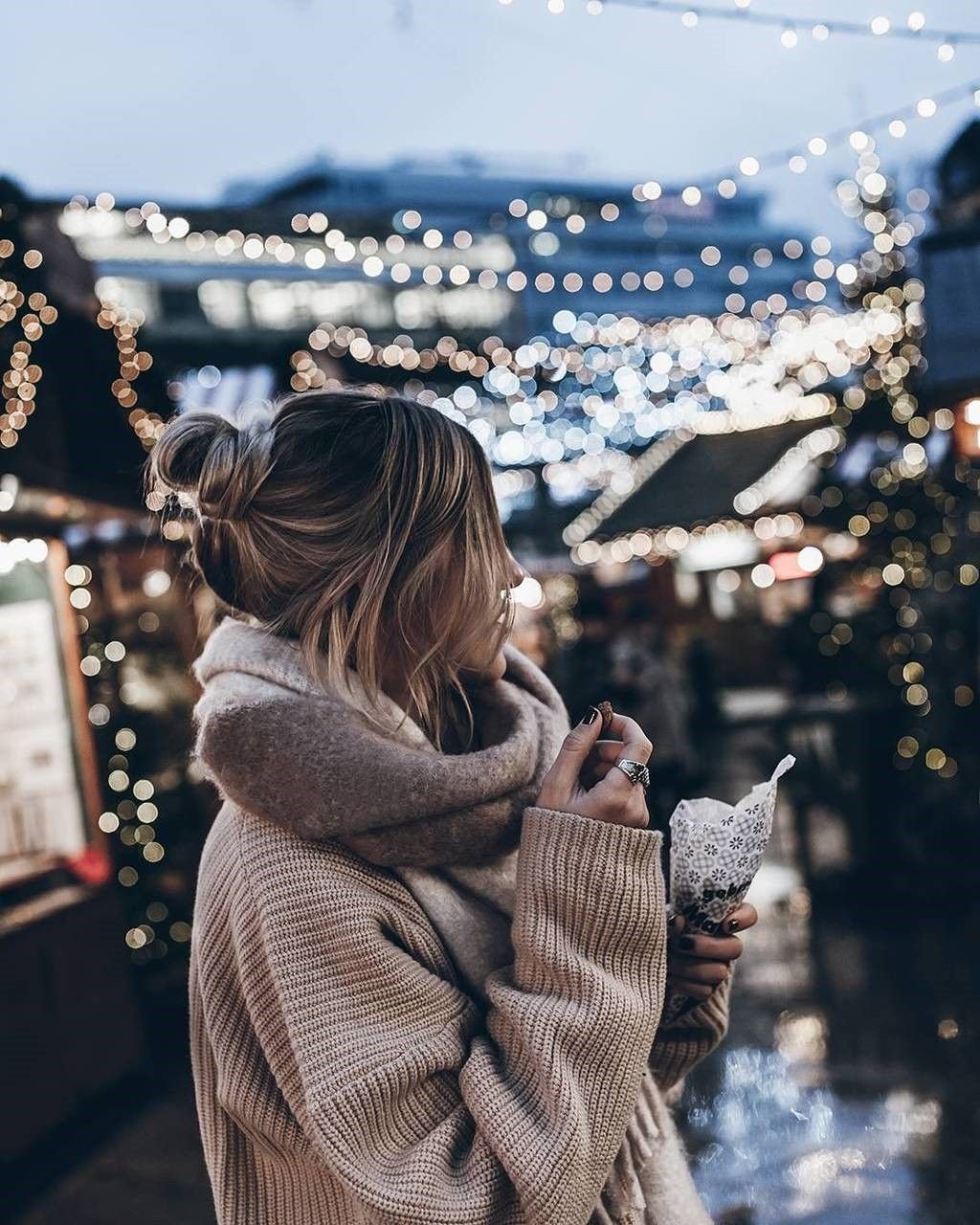 Руки в варежках