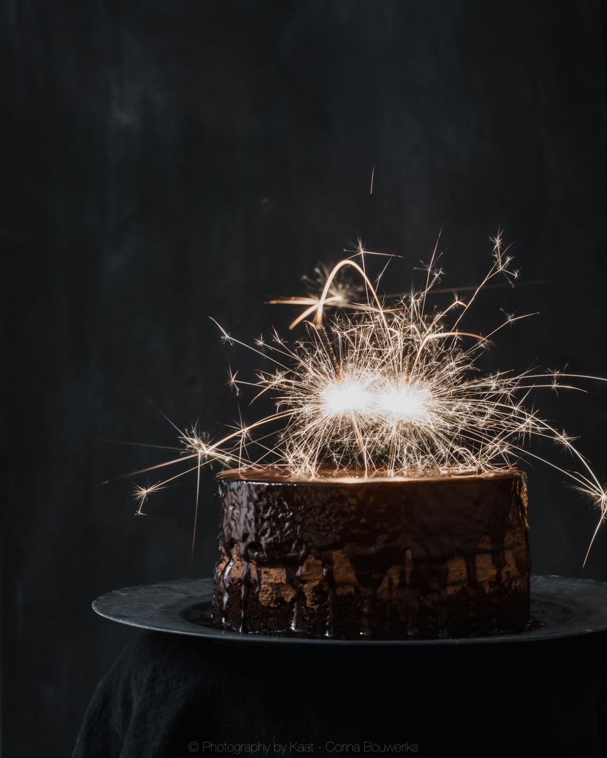 Торт с бенгальскими огнями