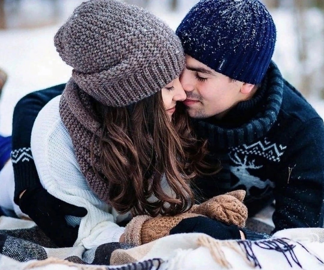 Парень и девушка зима