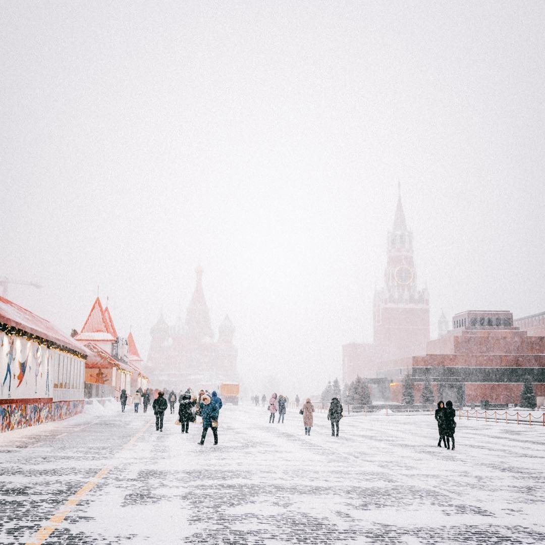 Площадь зима