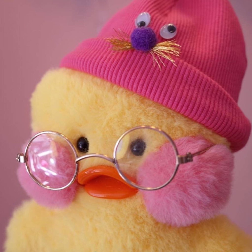 Мягкая игрушка цыпленок в очках