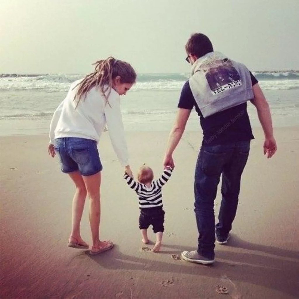 Пареньидевушкаи ребёнок