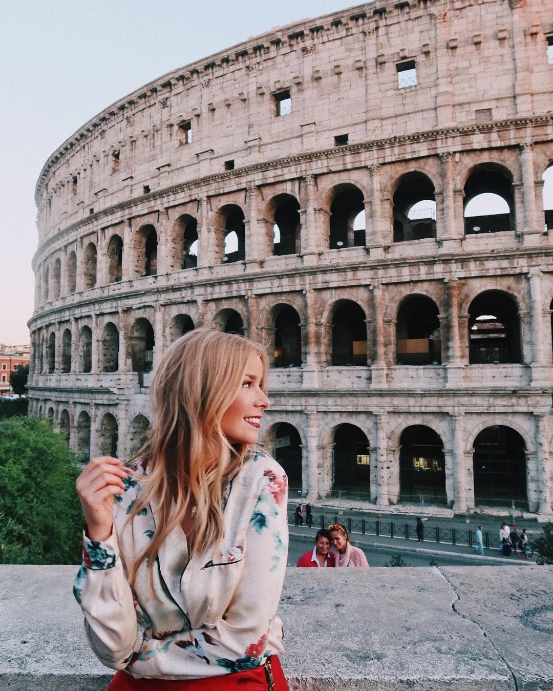 Колизей Рим девушка