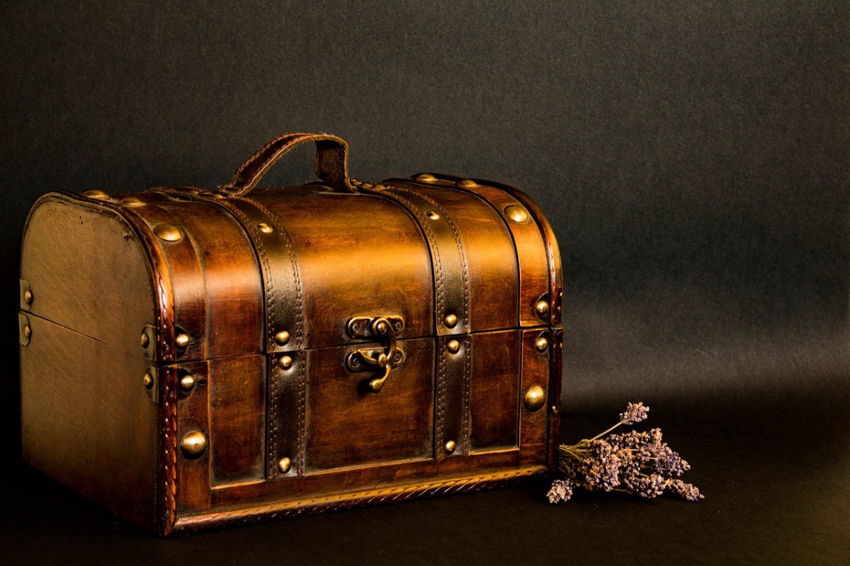 Древний сундук