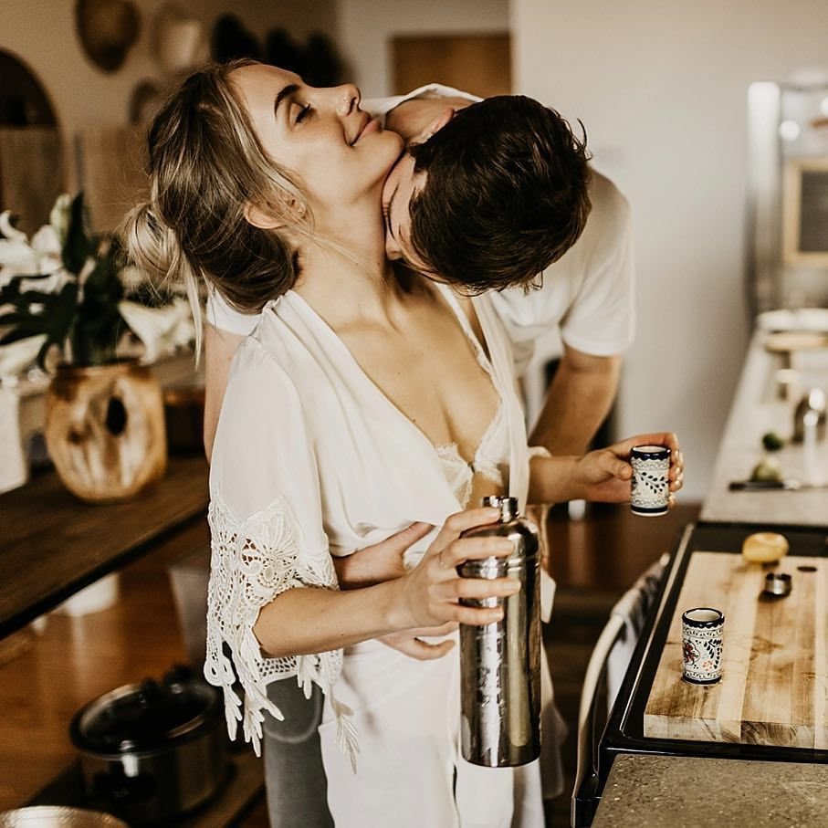 Пара путешествует