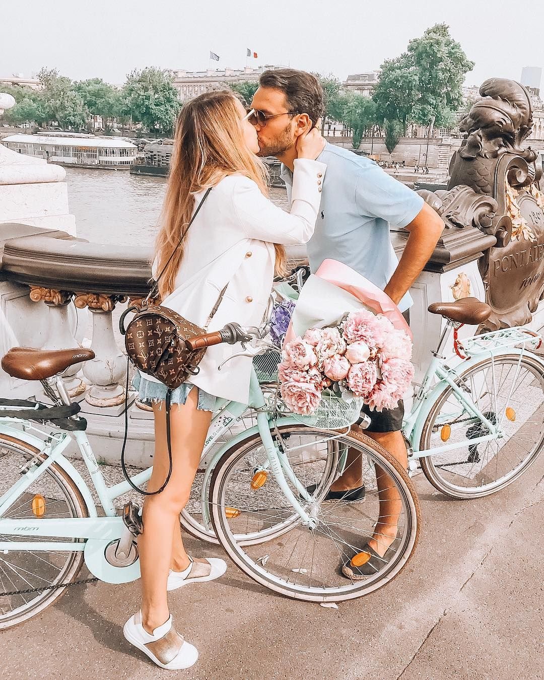 День влюбленных пара