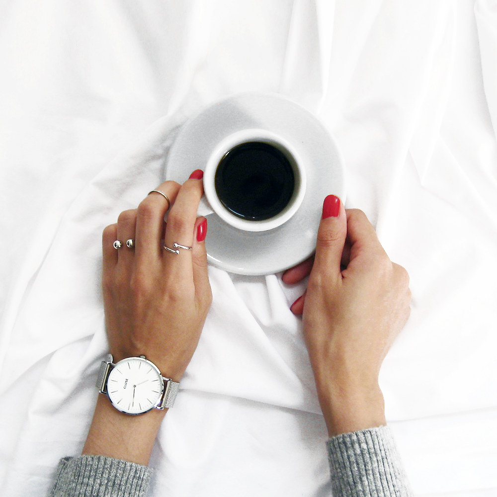 Чашка кофе в салоне красоты