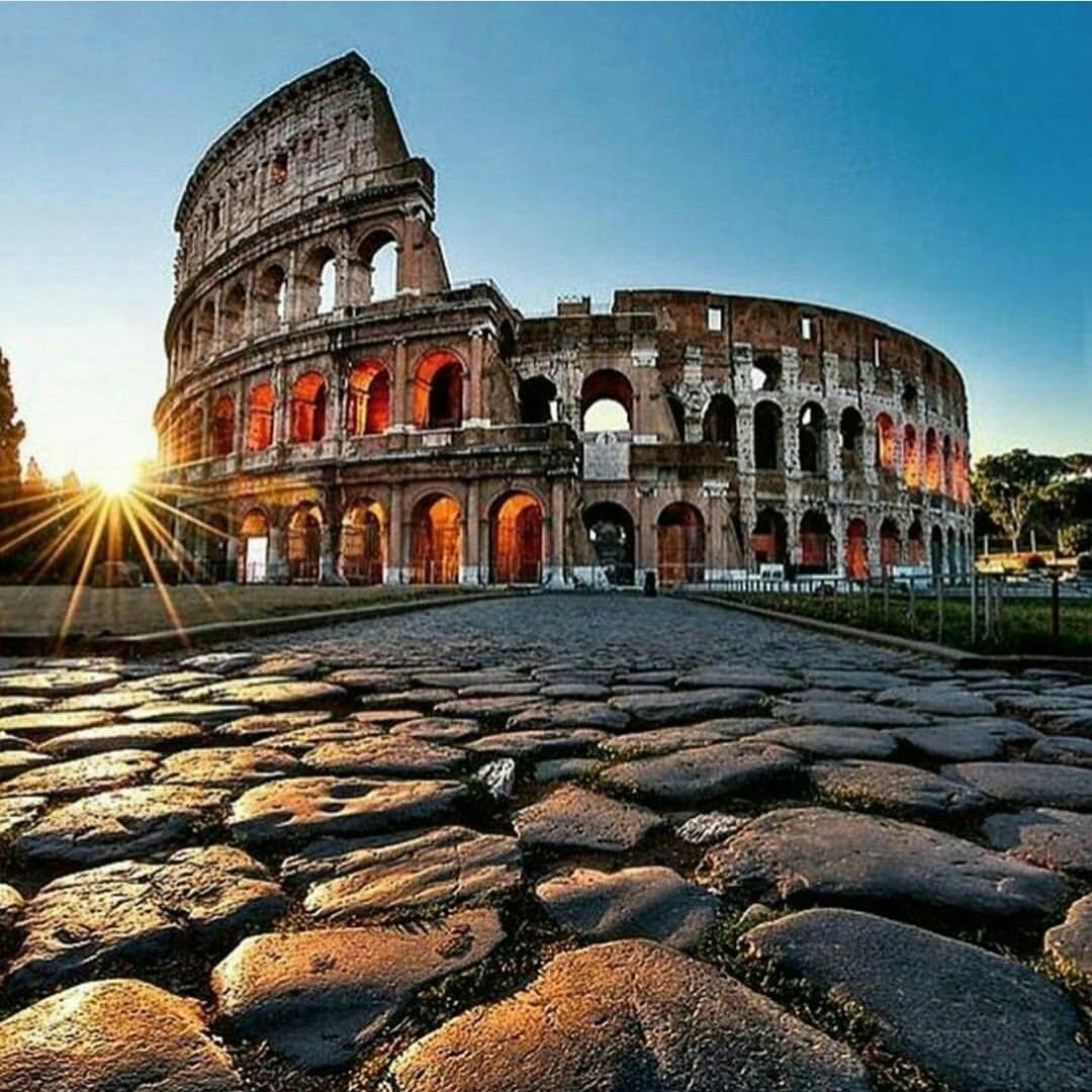 Амфитеатр Колизей в Италии