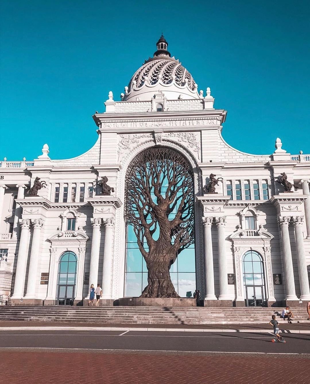 Дворец земледельцев в Казани летом
