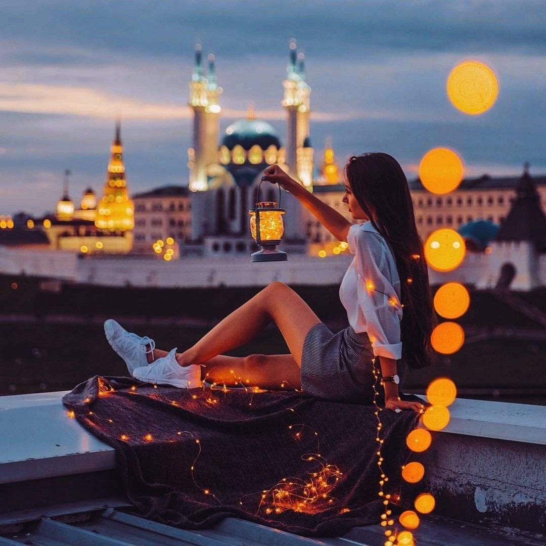 Девушка путешествует