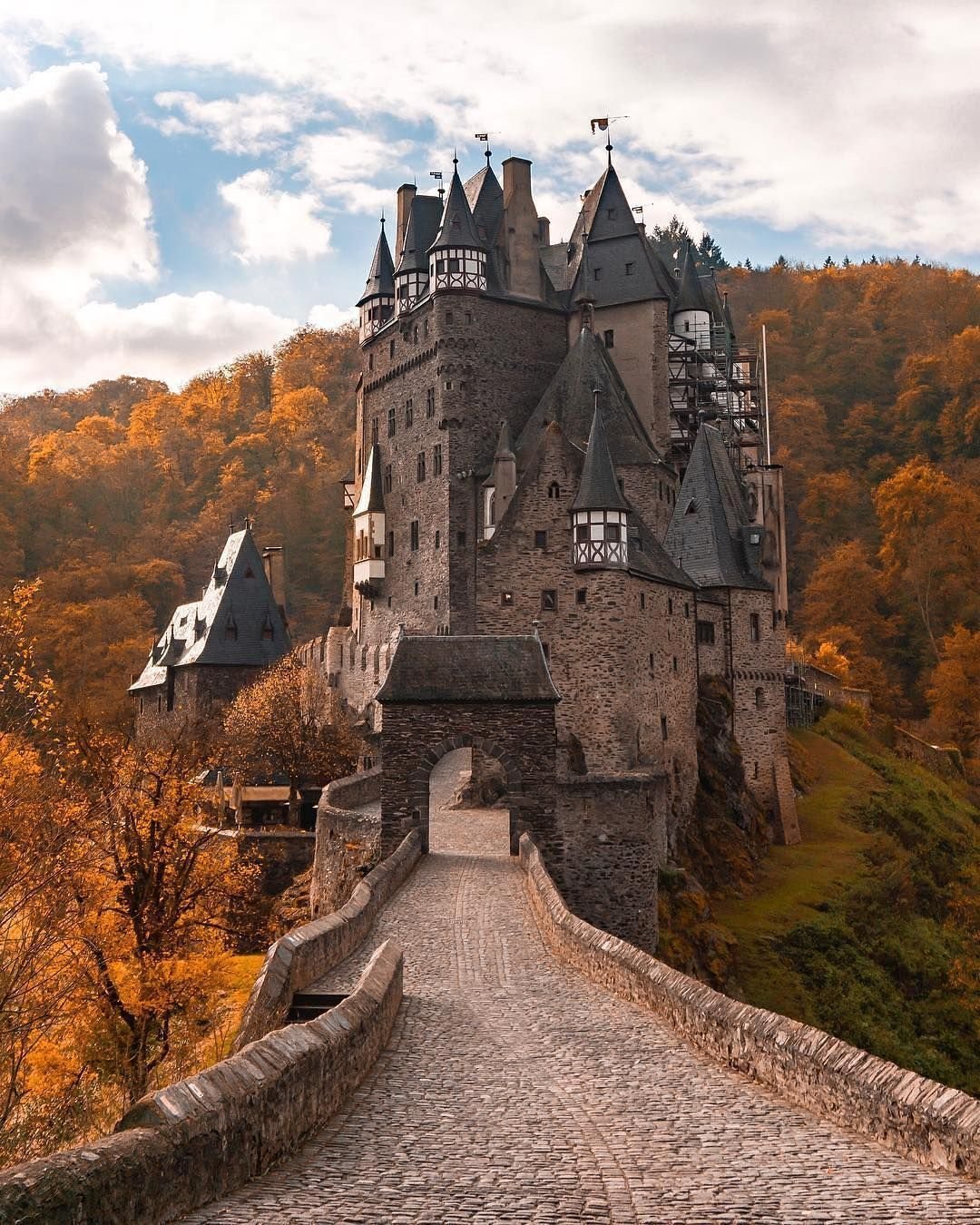 Замок Эльц осень