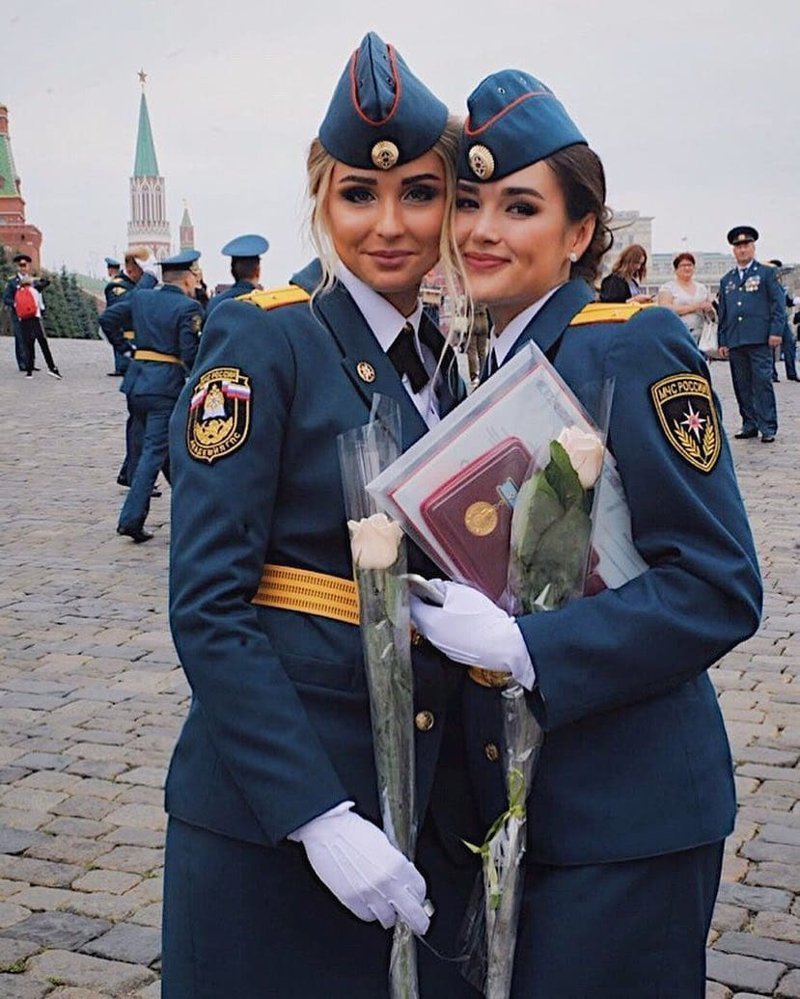 Курсантки МЧС