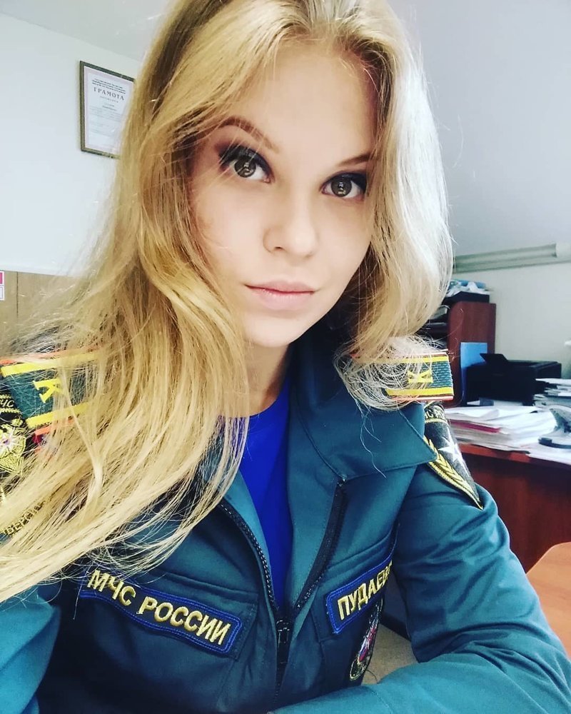 Красивые курсантки МЧС