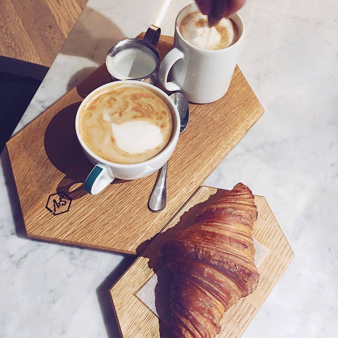 Утро кофе завтрак