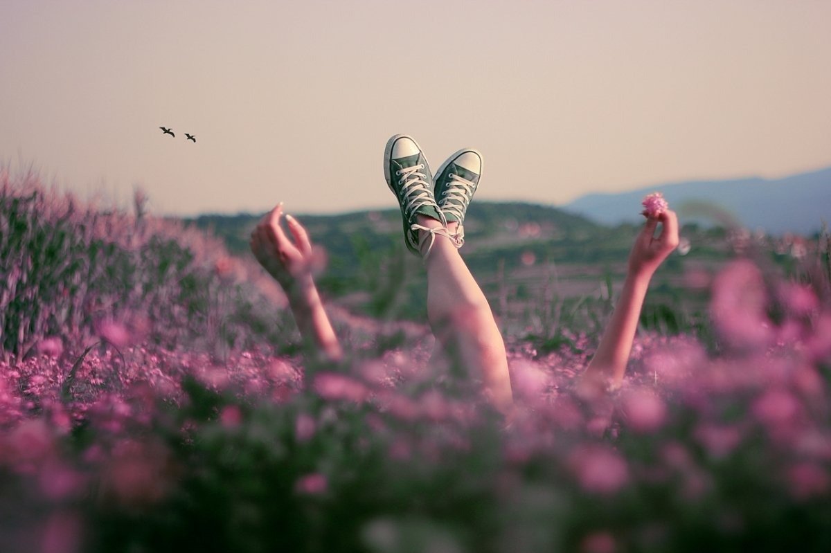 Девушка в поле Эстетика