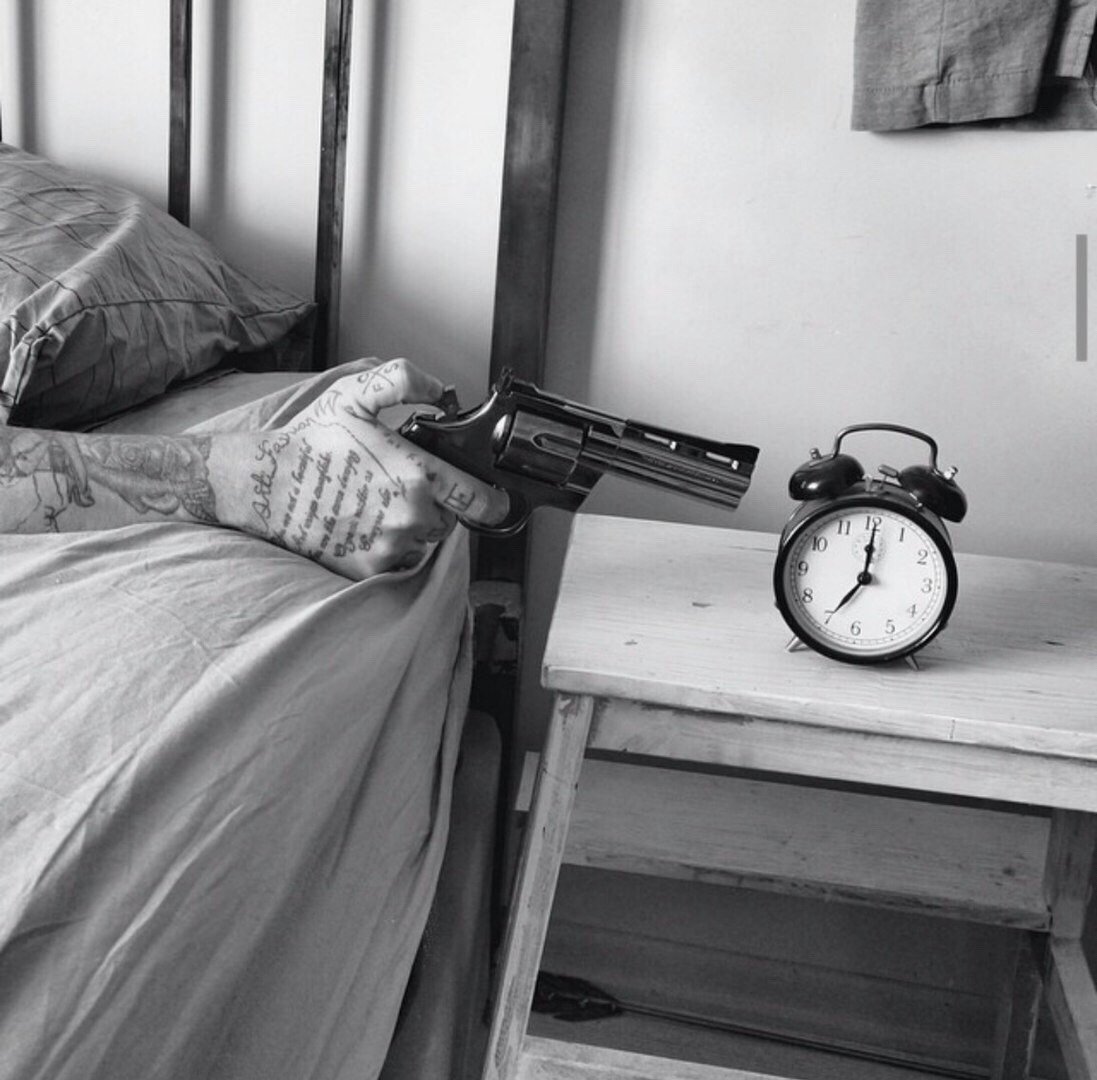 Застрелить будильник