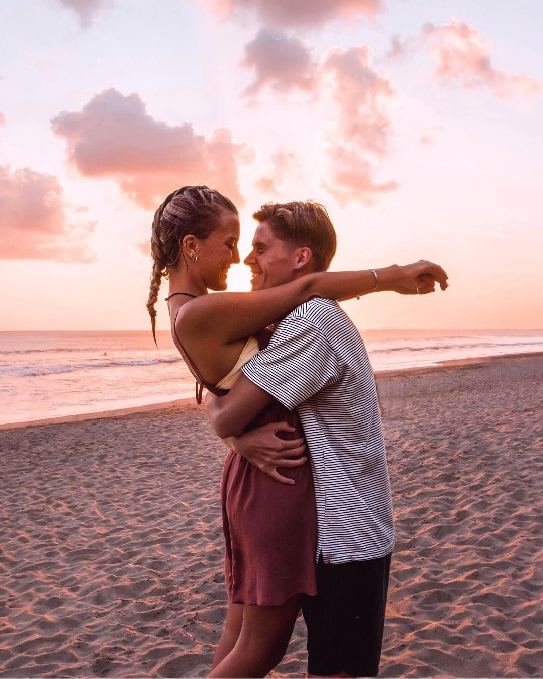 Влюблённые подростки